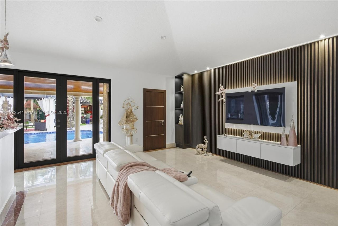 14252 SW 30th St, Miami, FL 33175 Photo