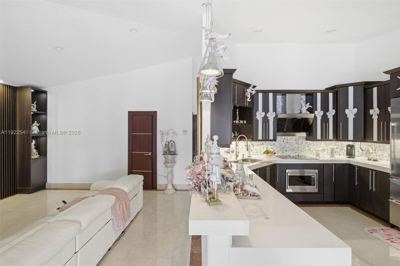 14252 SW 30th St, Miami, FL 33175 Photo