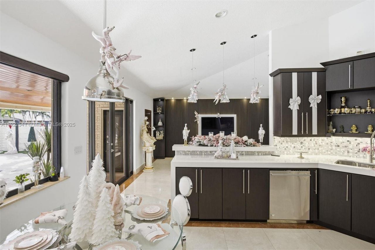 14252 SW 30th St, Miami, FL 33175 Photo