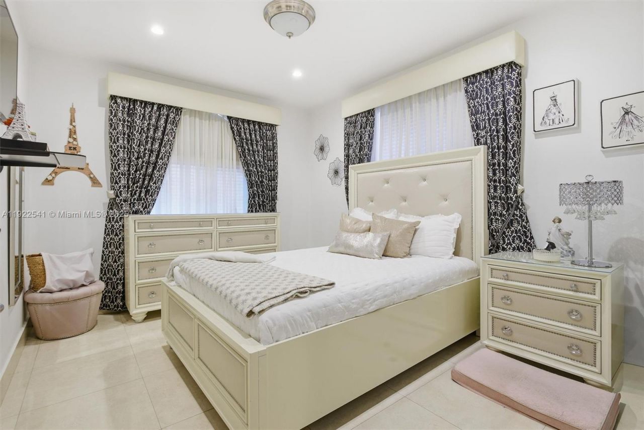 14252 SW 30th St, Miami, FL 33175 Photo