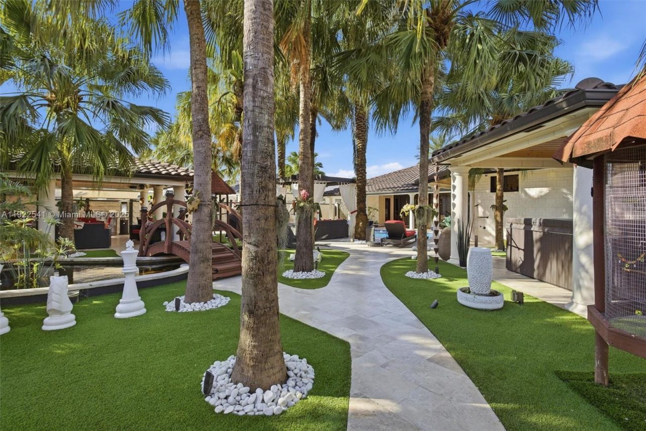 14252 SW 30th St, Miami, FL 33175 Photo