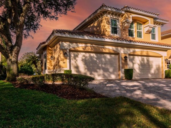 33 CAMINO REAL, Unit #303, HOWEY IN THE HILLS, FL 34737