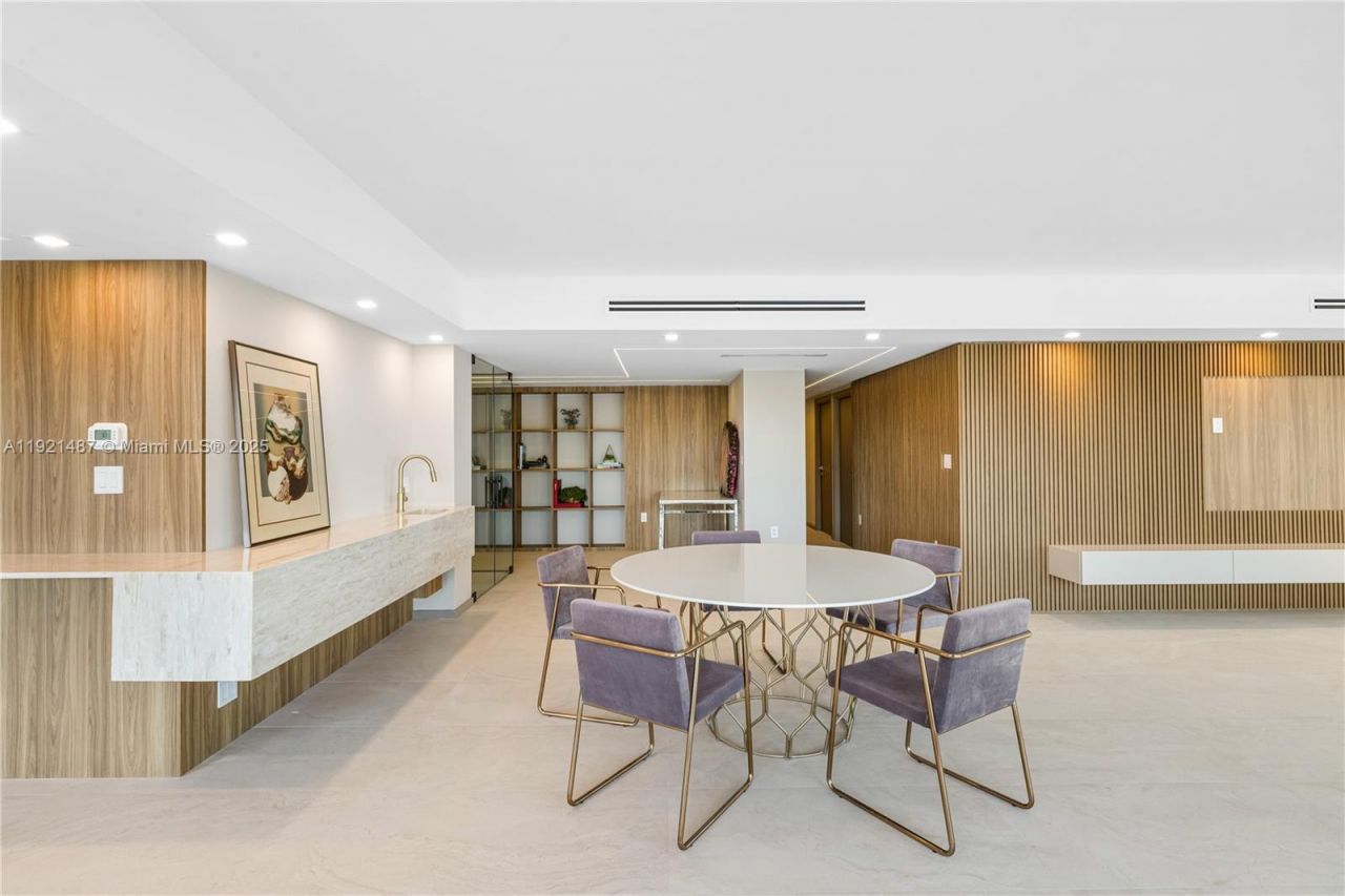 10155 Collins Ave, Unit 202, Bal Harbour, FL 33154 Photo