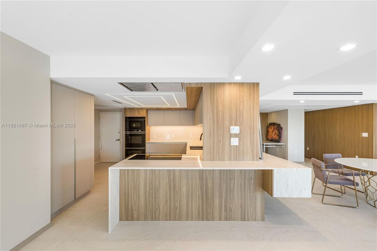 10155 Collins Ave, Unit 202, Bal Harbour, FL 33154 Photo