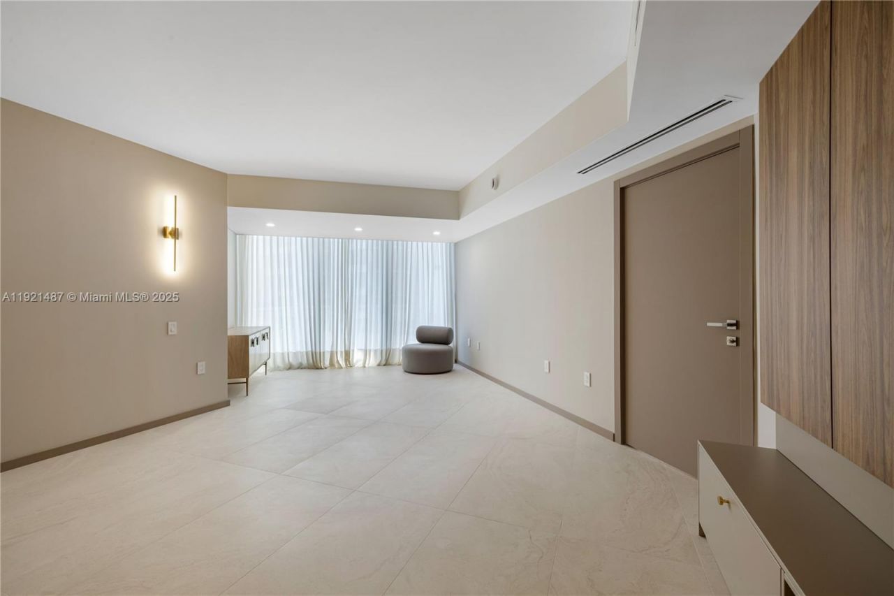 10155 Collins Ave, Unit 202, Bal Harbour, FL 33154 Photo