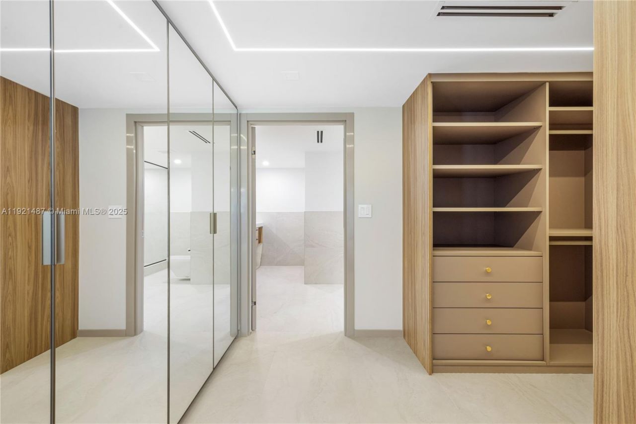 10155 Collins Ave, Unit 202, Bal Harbour, FL 33154 Photo