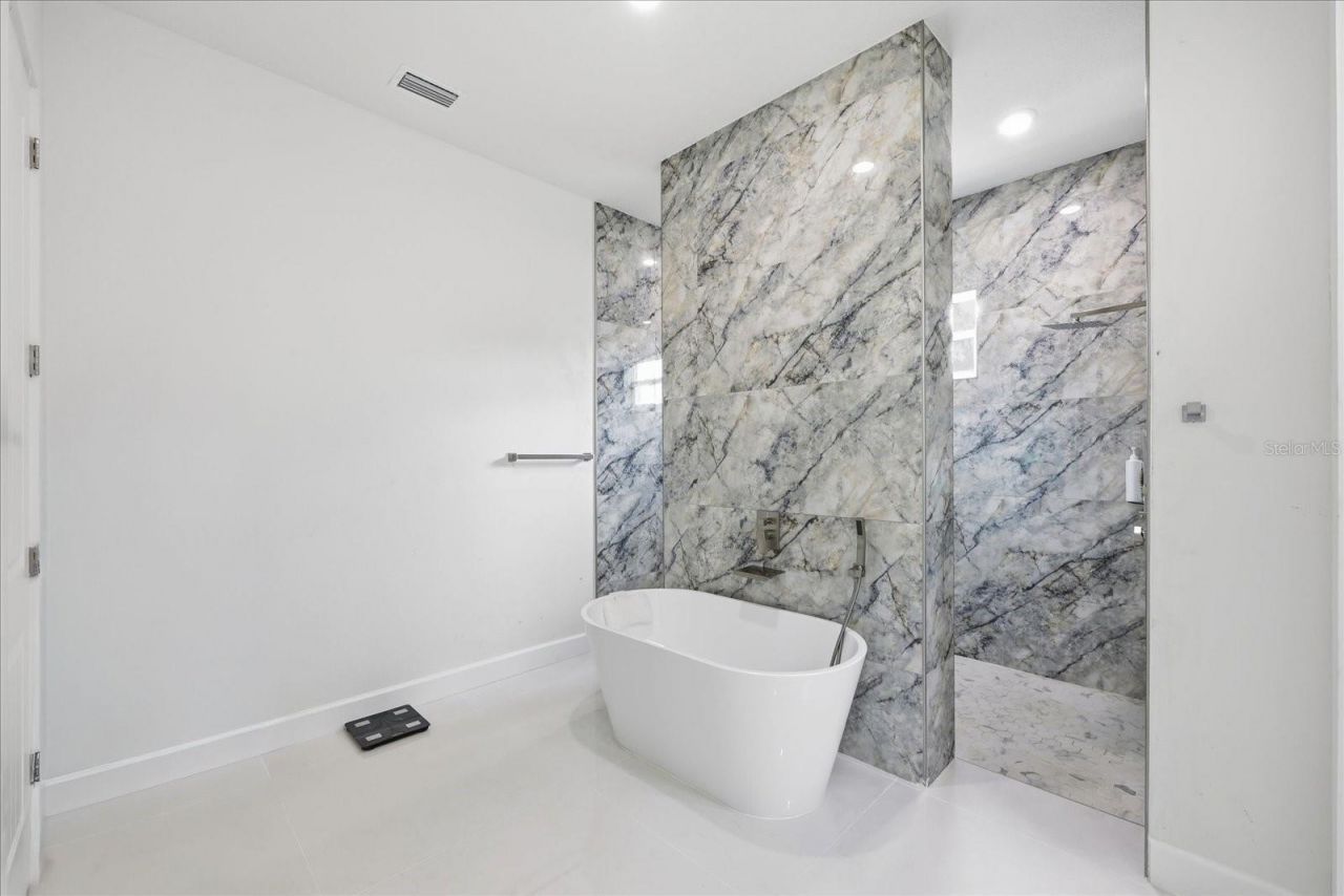 4210 Thonotosassa Road, Plant City, FL 33565 Photo