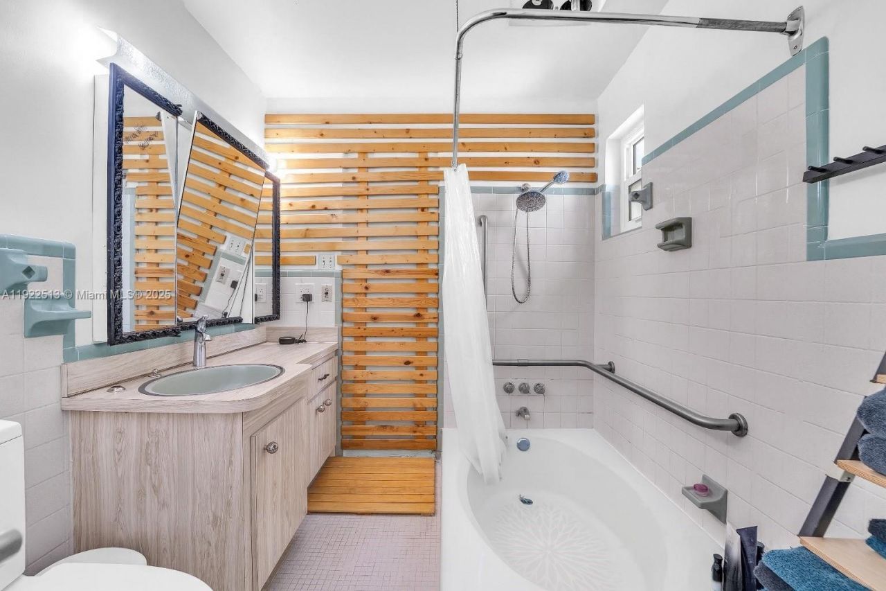 100 NW 123rd St, North Miami, FL 33168 Photo