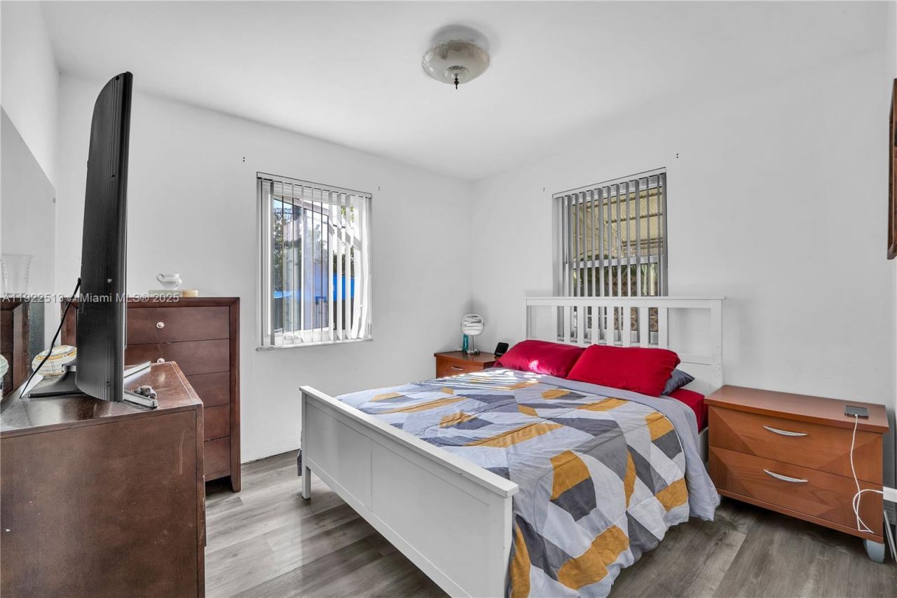 100 NW 123rd St, North Miami, FL 33168 Photo