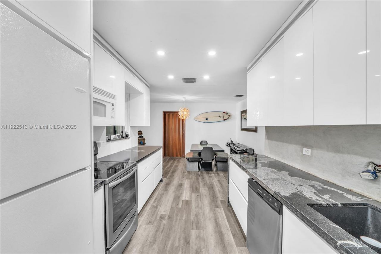 100 NW 123rd St, North Miami, FL 33168 Photo