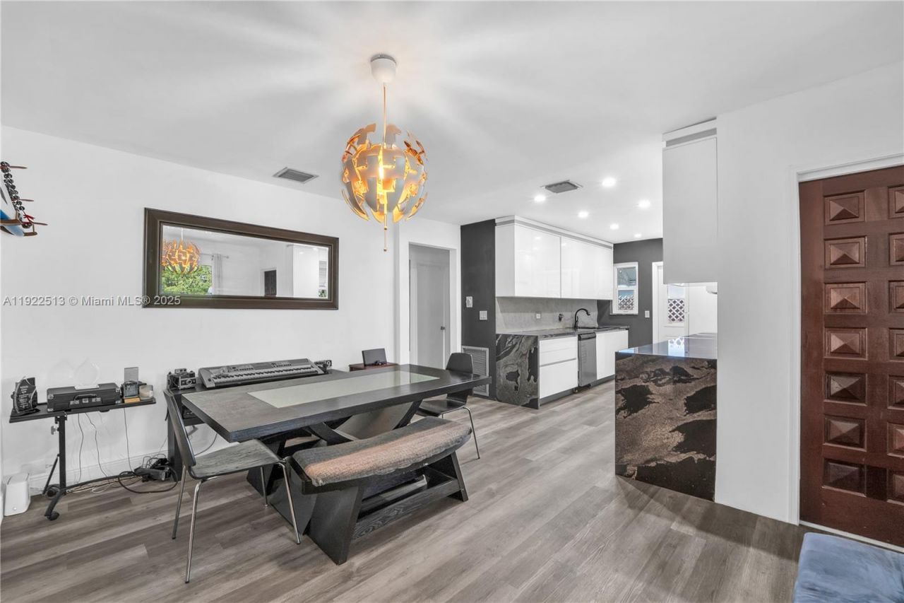 100 NW 123rd St, North Miami, FL 33168 Photo