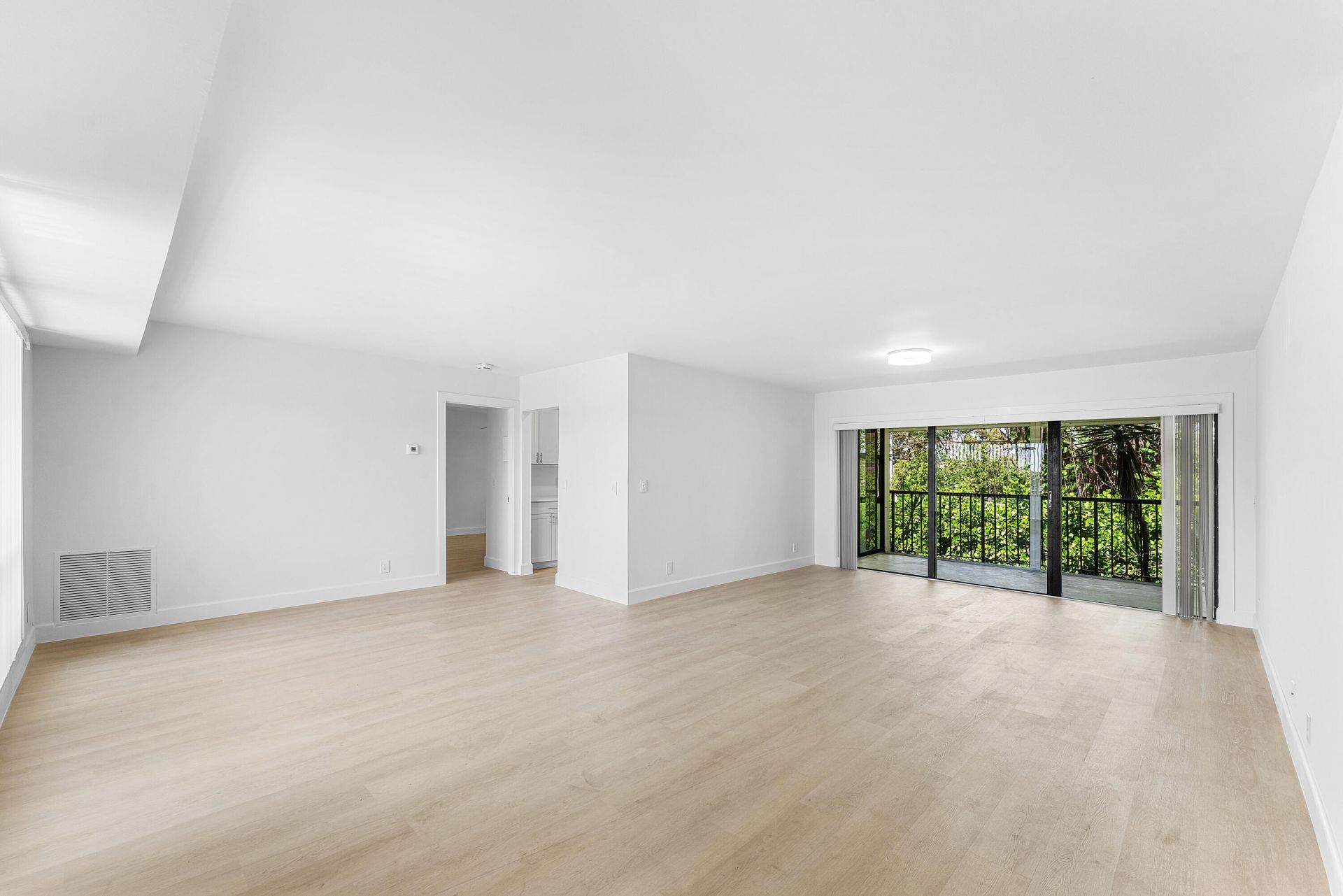 1040 Homewood Boulevard, Unit L202, Delray Beach, FL 33445 Photo