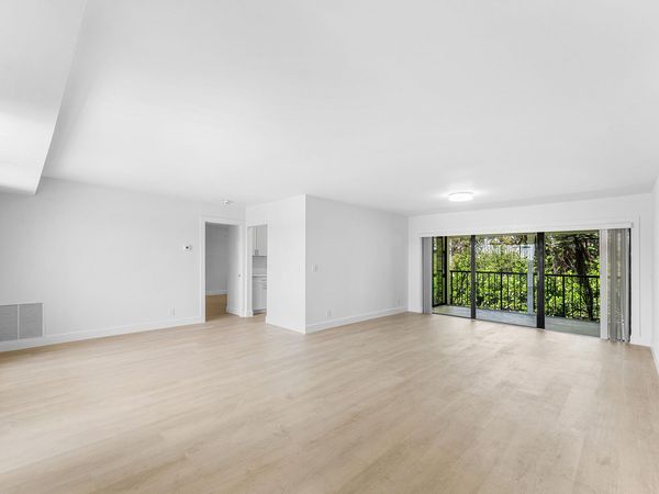 1040 Homewood Boulevard, Unit L202, Delray Beach, FL 33445