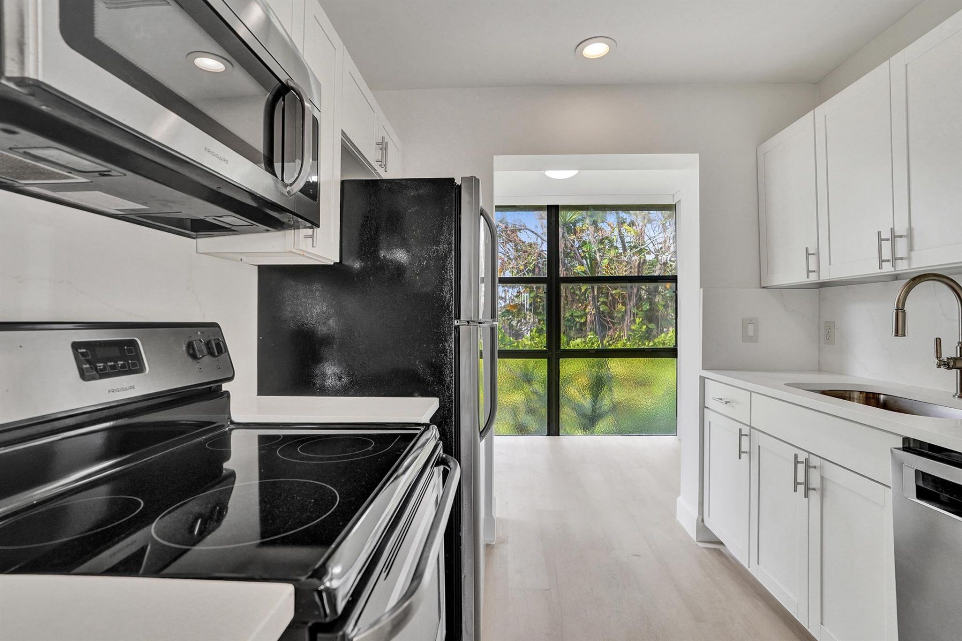 1040 Homewood Boulevard, Unit L202, Delray Beach, FL 33445 Photo