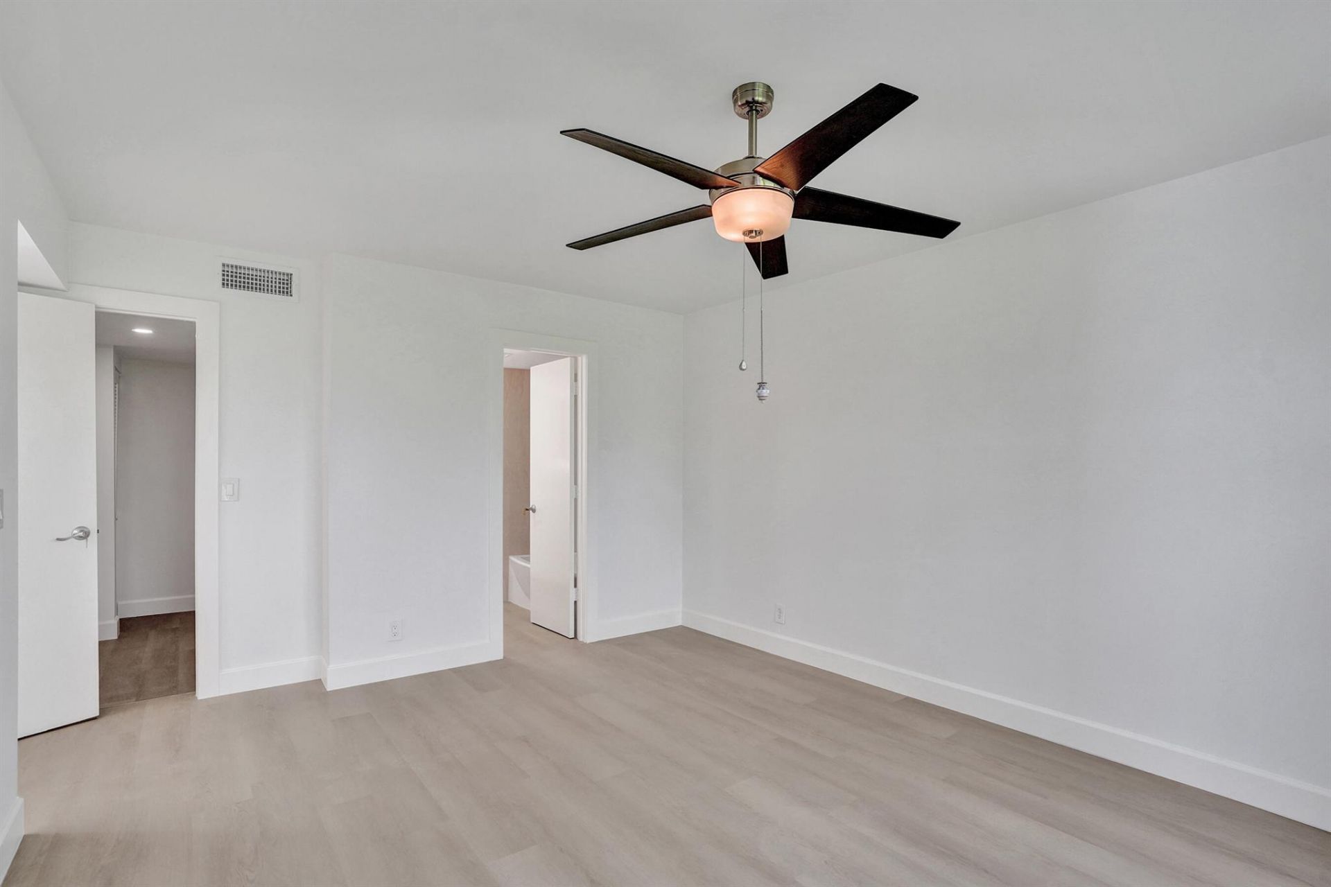 1040 Homewood Boulevard, Unit L202, Delray Beach, FL 33445 Photo