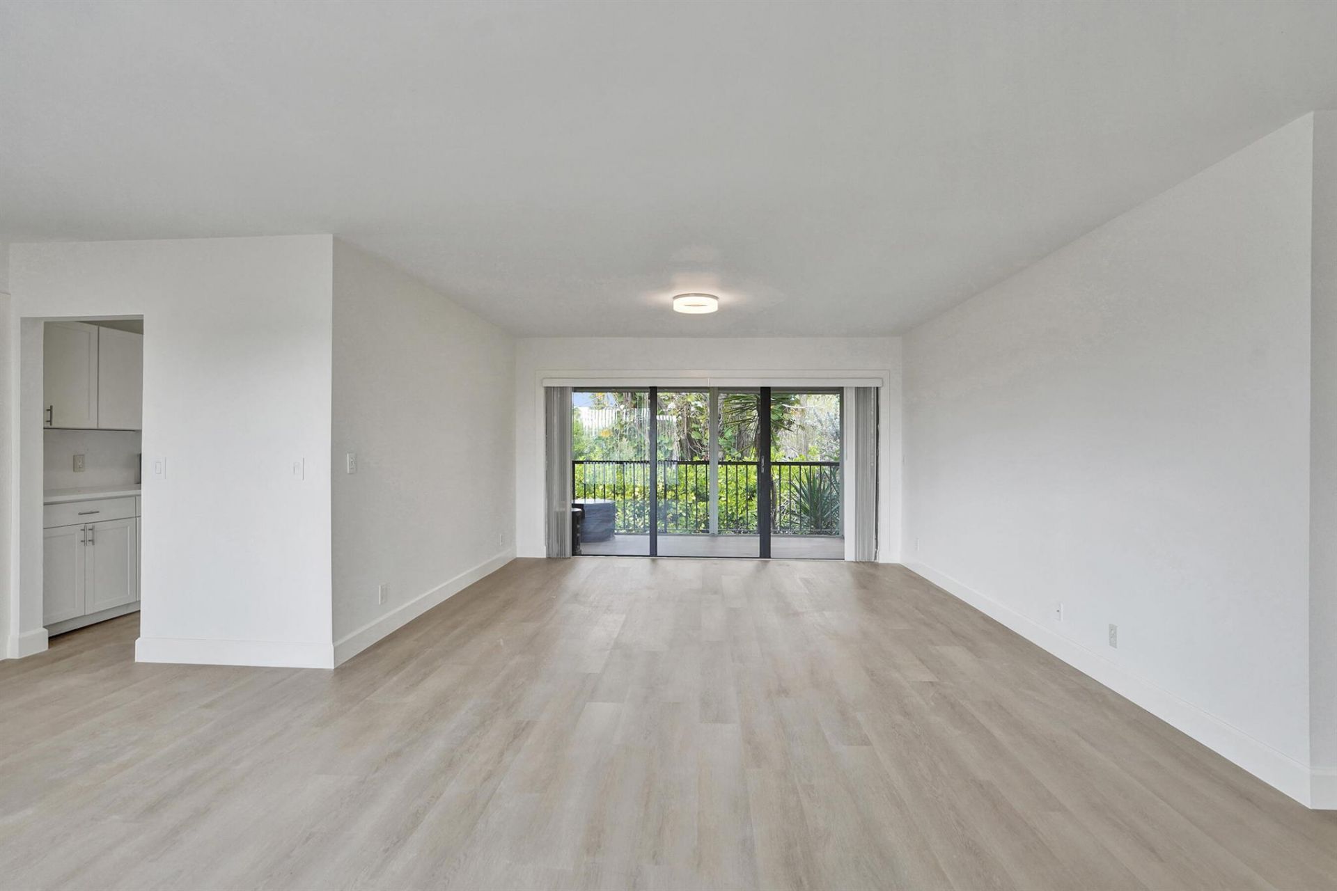 1040 Homewood Boulevard, Unit L202, Delray Beach, FL 33445 Photo