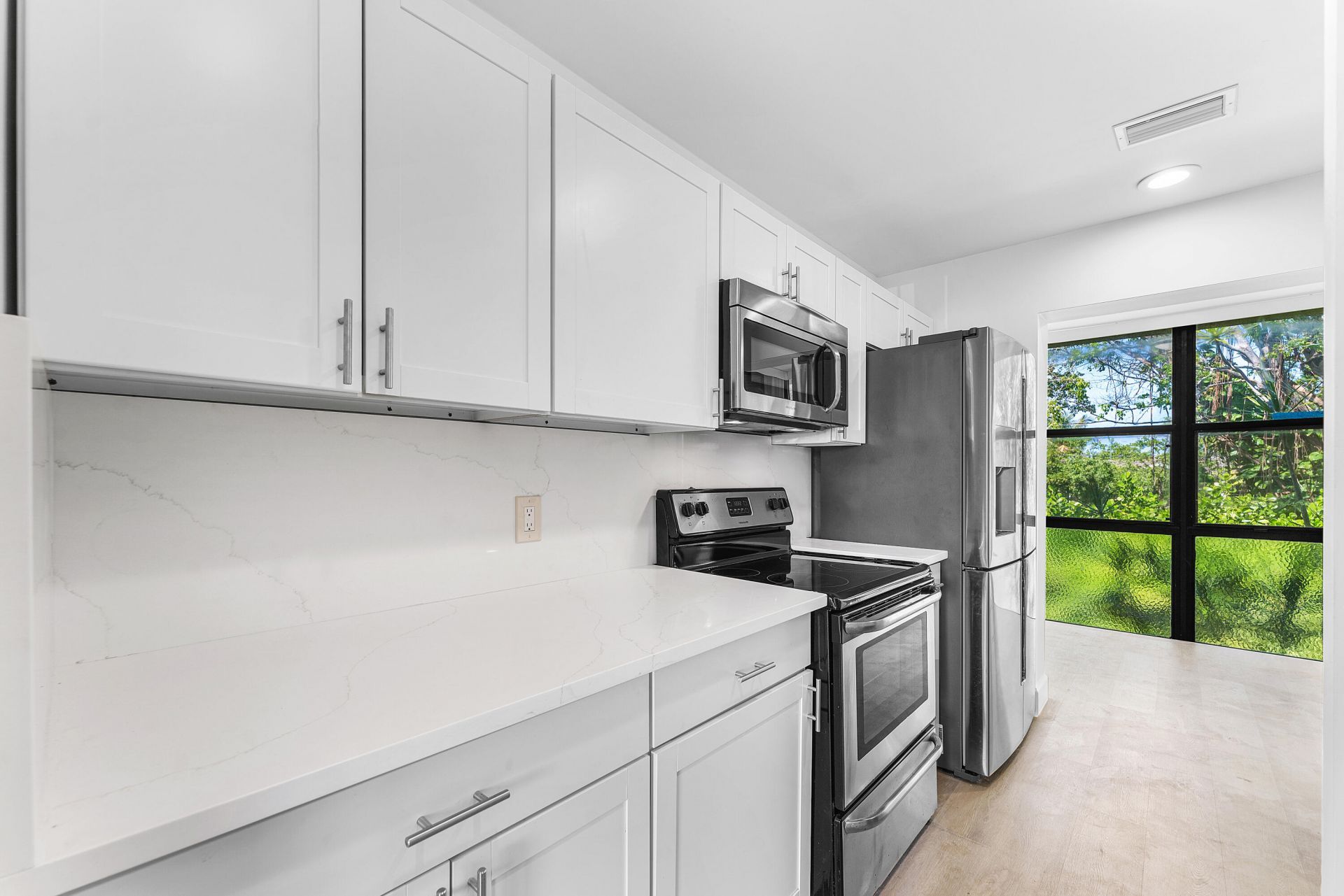 1040 Homewood Boulevard, Unit L202, Delray Beach, FL 33445 Photo