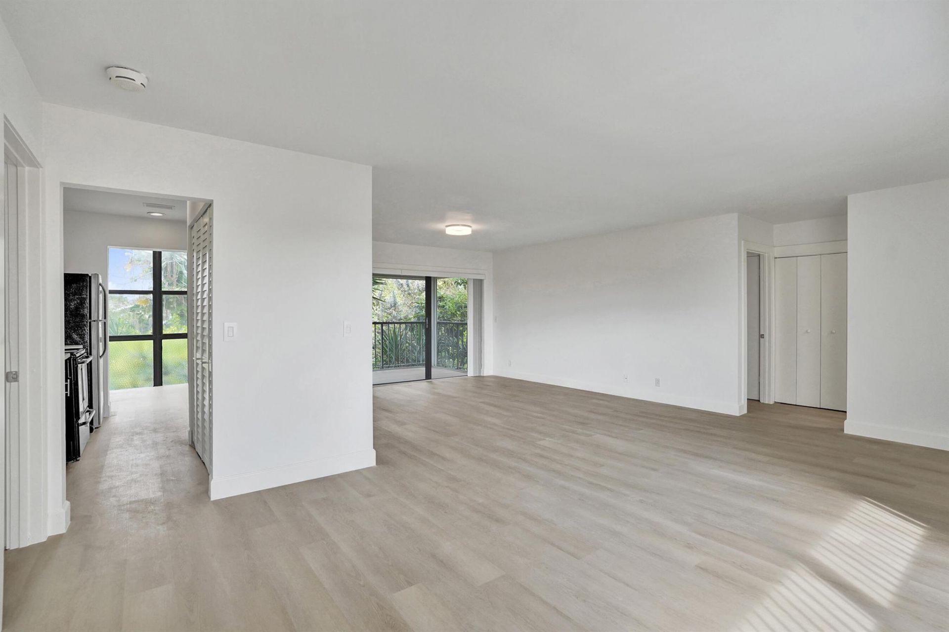 1040 Homewood Boulevard, Unit L202, Delray Beach, FL 33445 Photo