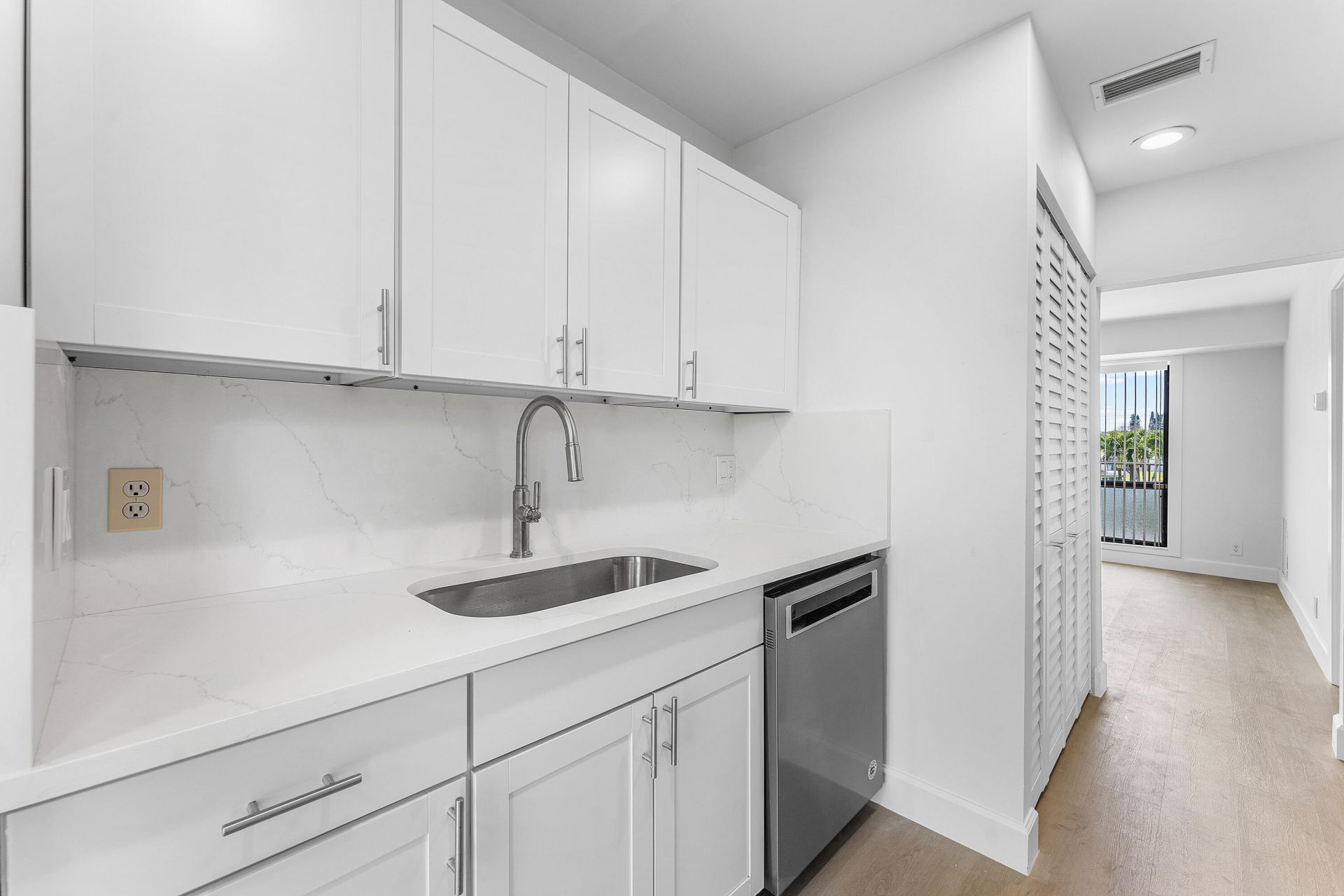 1040 Homewood Boulevard, Unit L202, Delray Beach, FL 33445 Photo