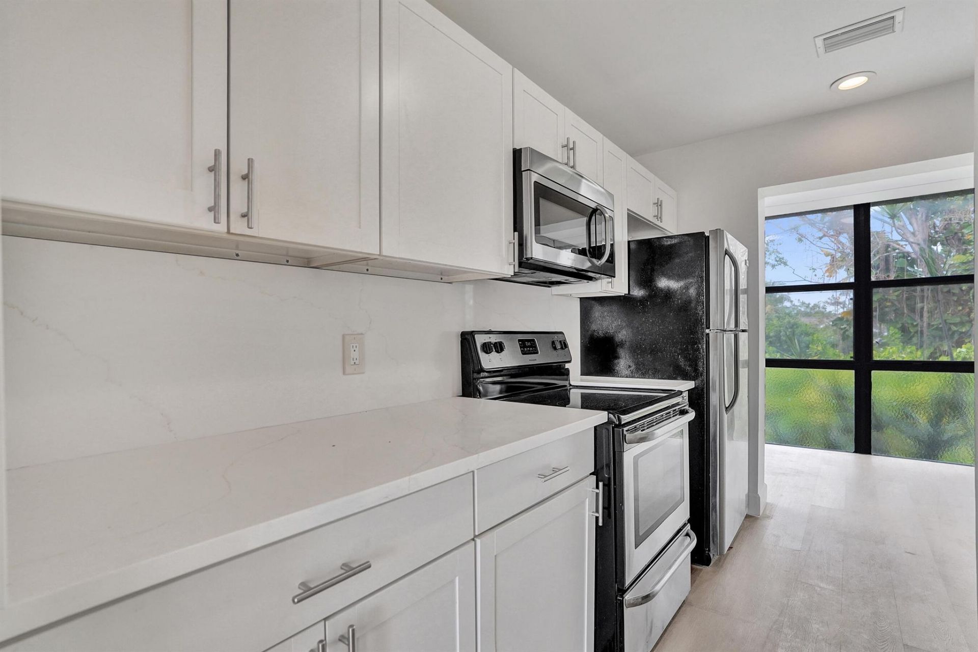 1040 Homewood Boulevard, Unit L202, Delray Beach, FL 33445 Photo