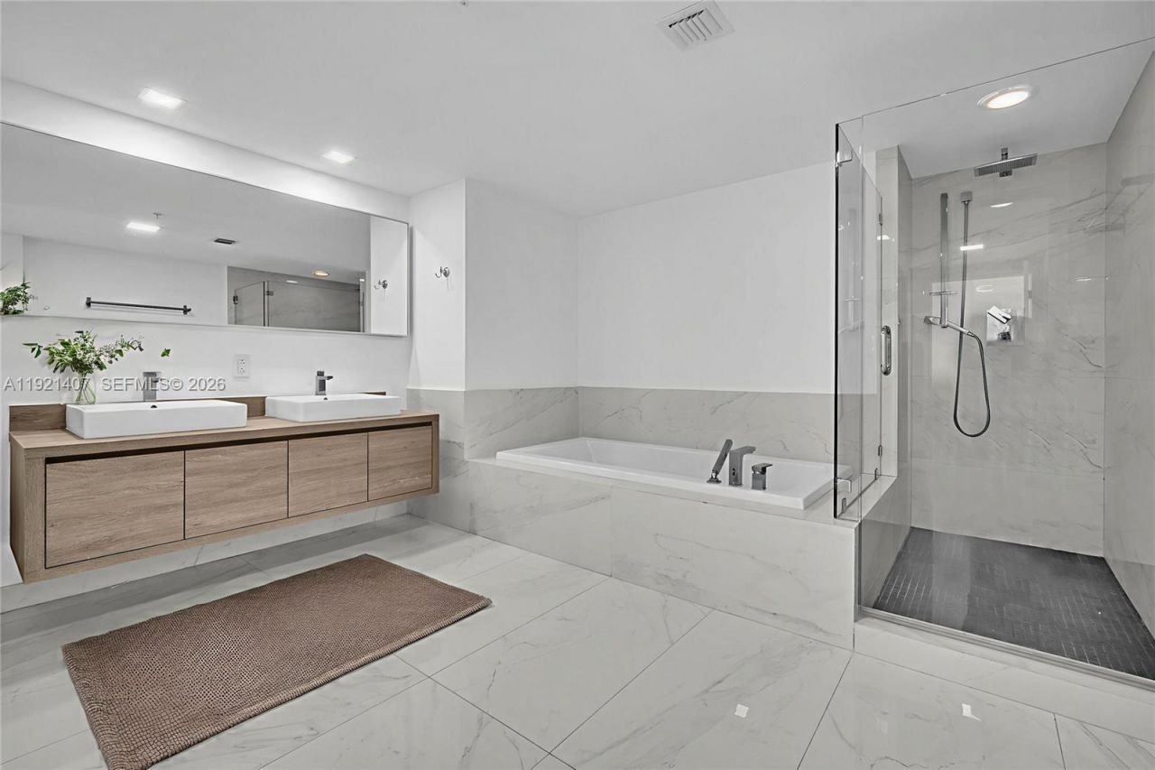 400 Sunny Isles Blvd, Unit 1519, Sunny Isles Beach, FL 33160 Photo