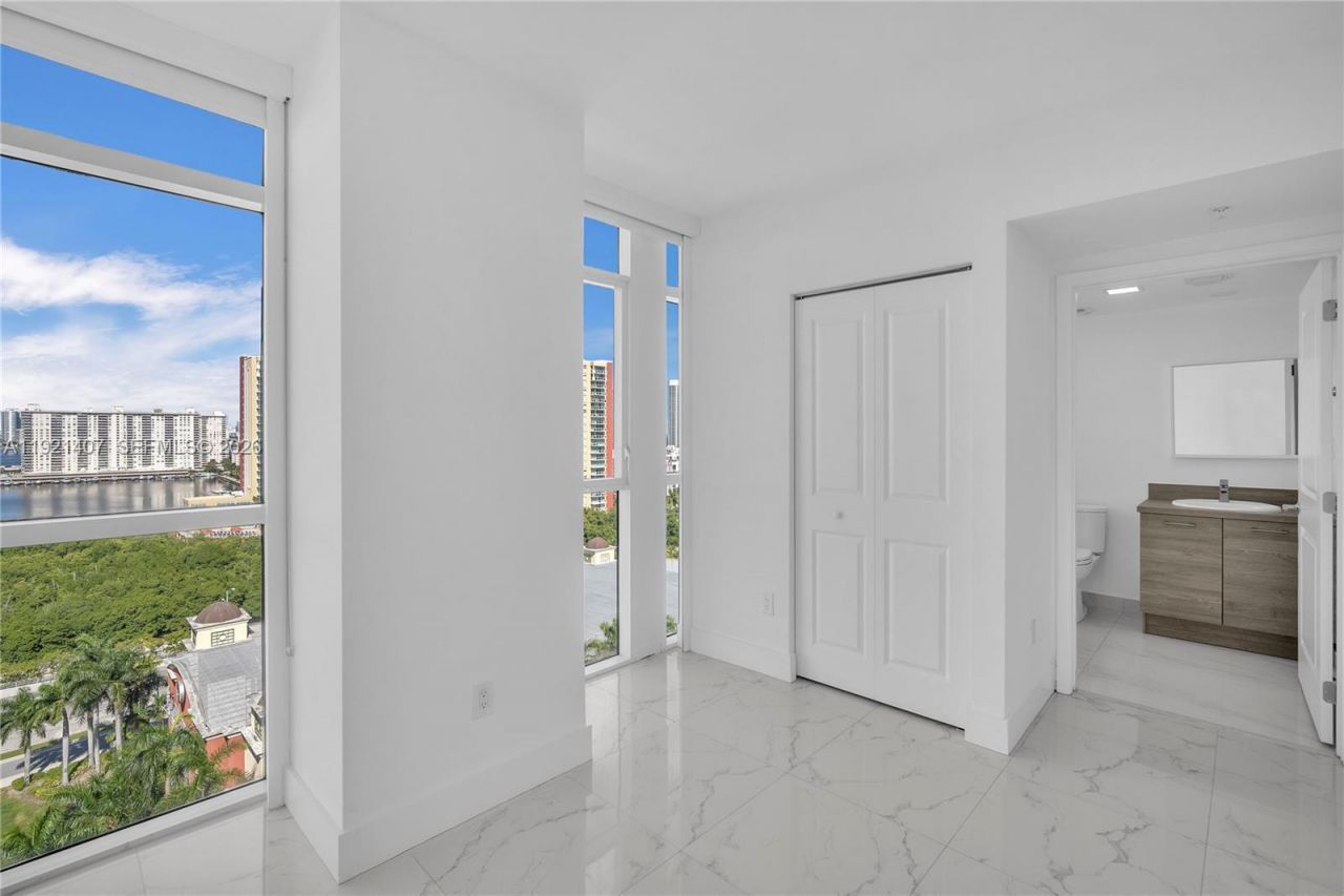 400 Sunny Isles Blvd, Unit 1519, Sunny Isles Beach, FL 33160 Photo