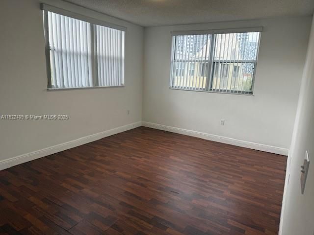 8333 Lake Dr, Unit 502, Doral, FL 33166 Photo