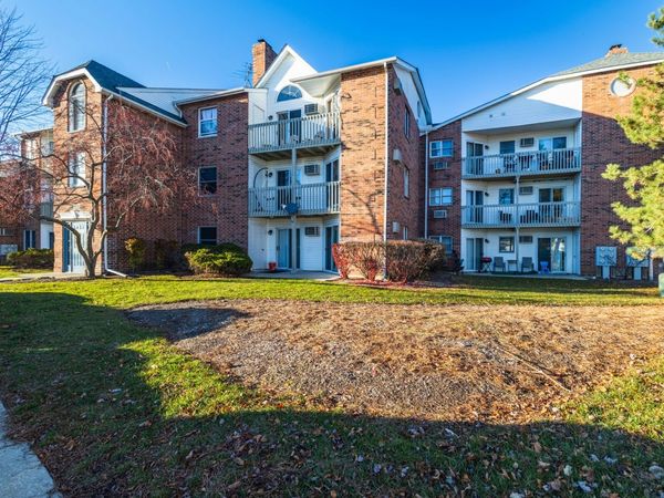 1345 CUNAT Court, Unit 2D, Lake In The Hills, IL 60156