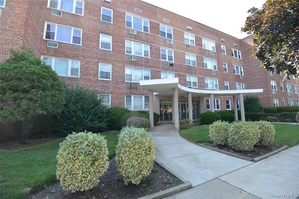 100 S Ocean Avenue S, Unit 3U, Freeport, NY 11520 Main Photo