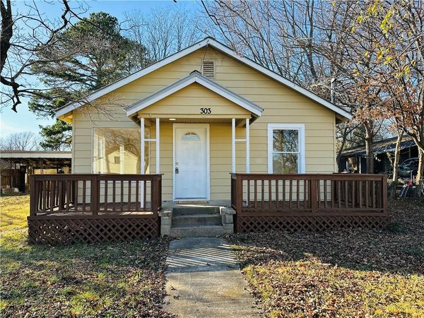 303 N Main Avenue, Lincoln, AR 72744