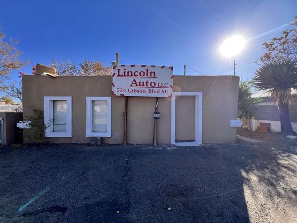 524 Gibson Boulevard SE, Albuquerque, NM 87102