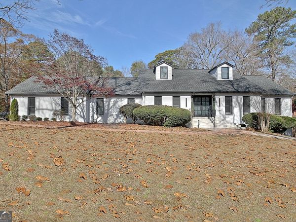 370 Dix Lee On Drive, Fayetteville, GA 30214