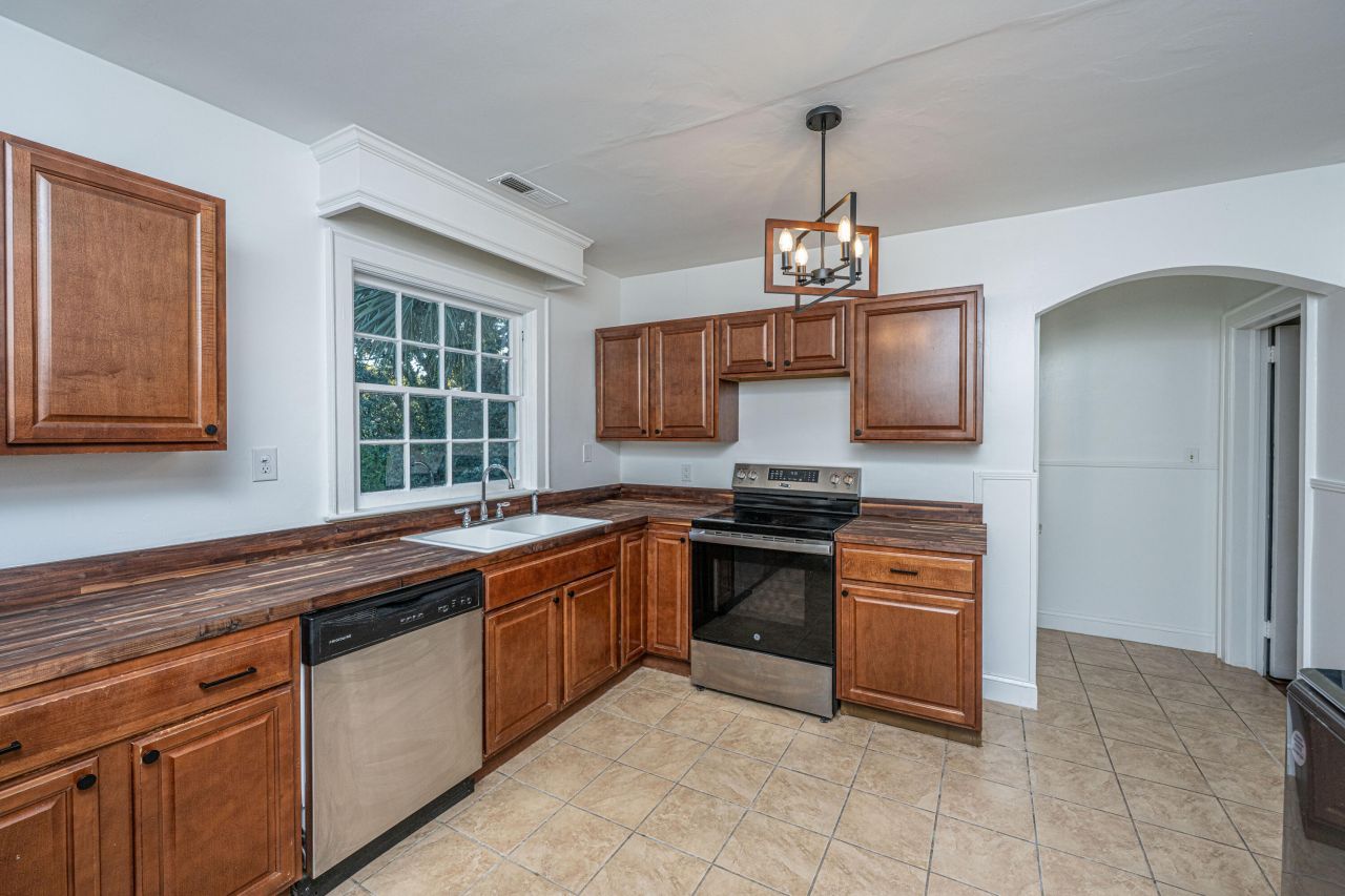 25 Fenwick Drive Photo 17