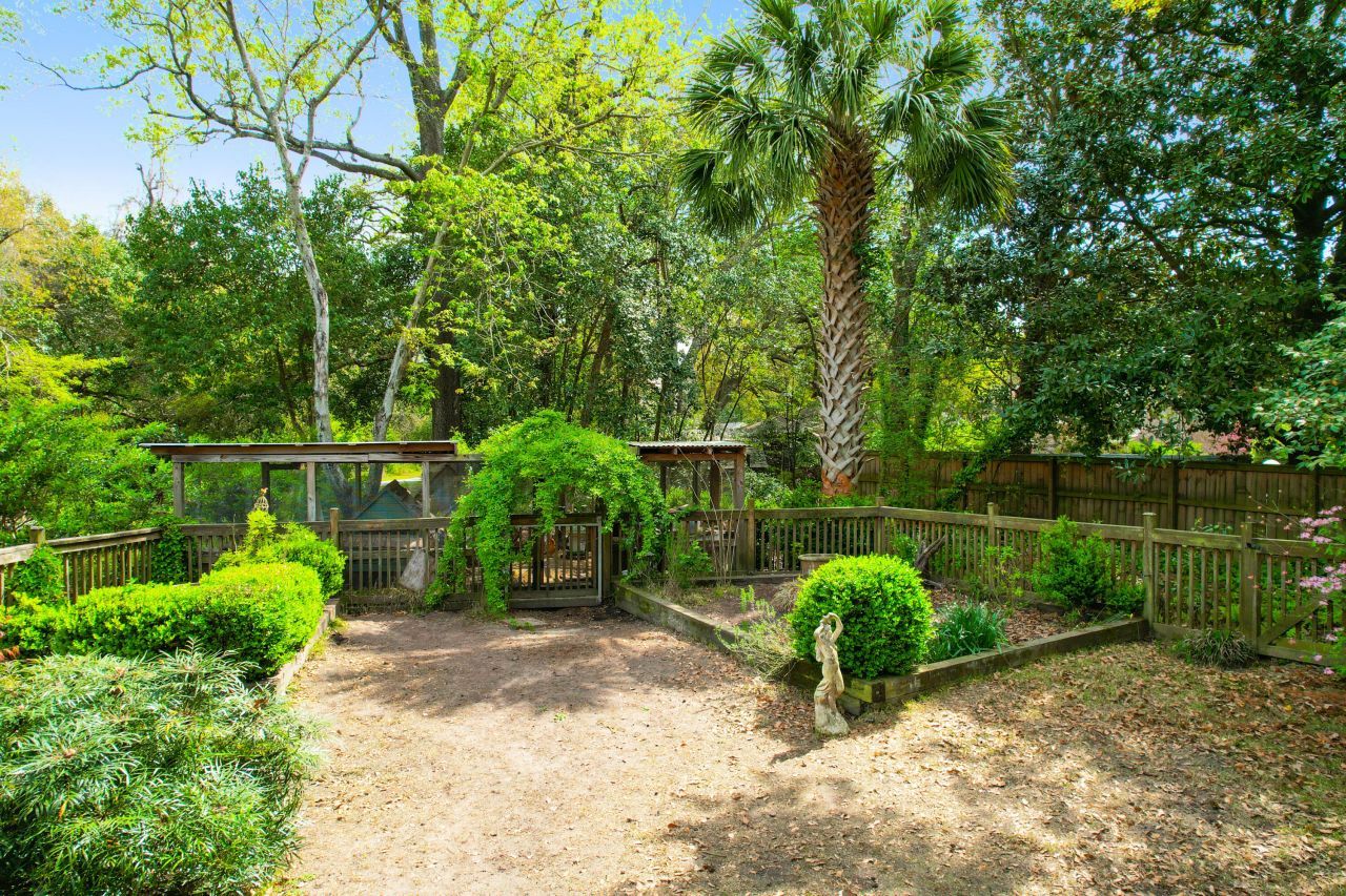 25 Fenwick Drive Photo 45