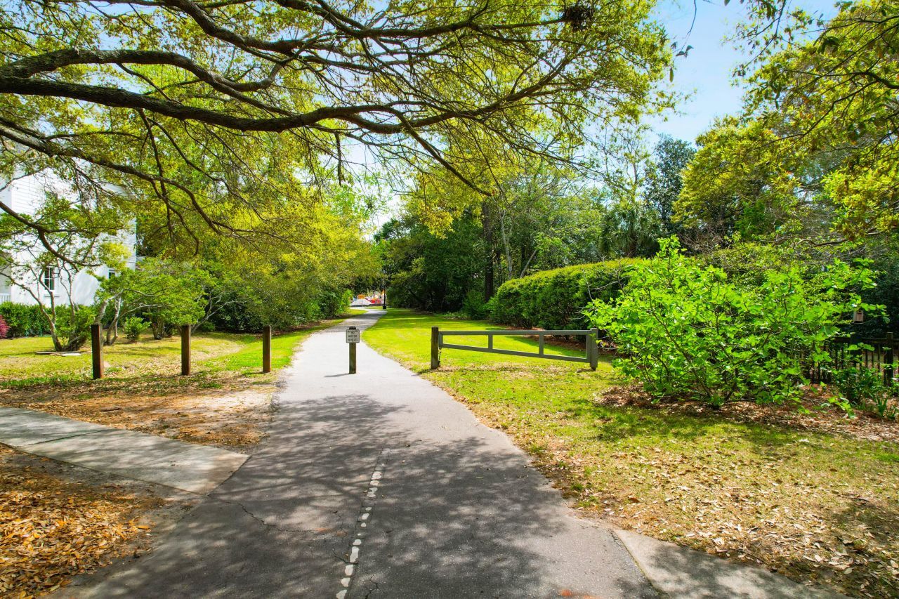 25 Fenwick Drive Photo 47