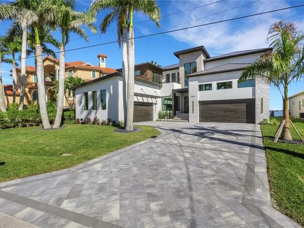 5653 Riverside DR, CAPE CORAL, FL 33904