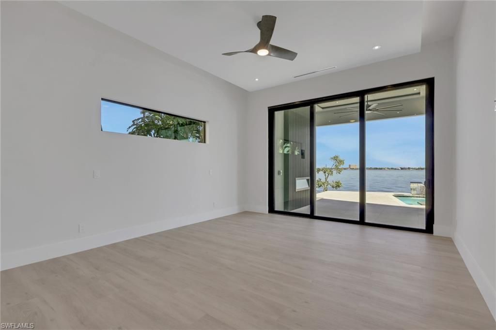 5653 Riverside Dr, Cape Coral, FL 33904 Photo