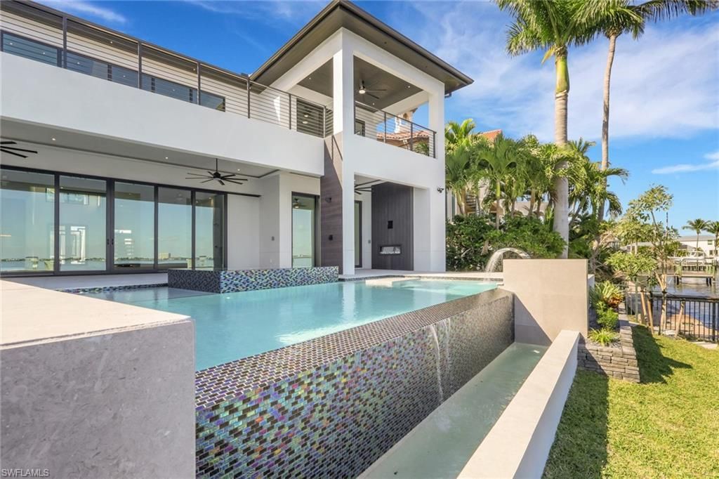 5653 Riverside Dr, Cape Coral, FL 33904 Photo