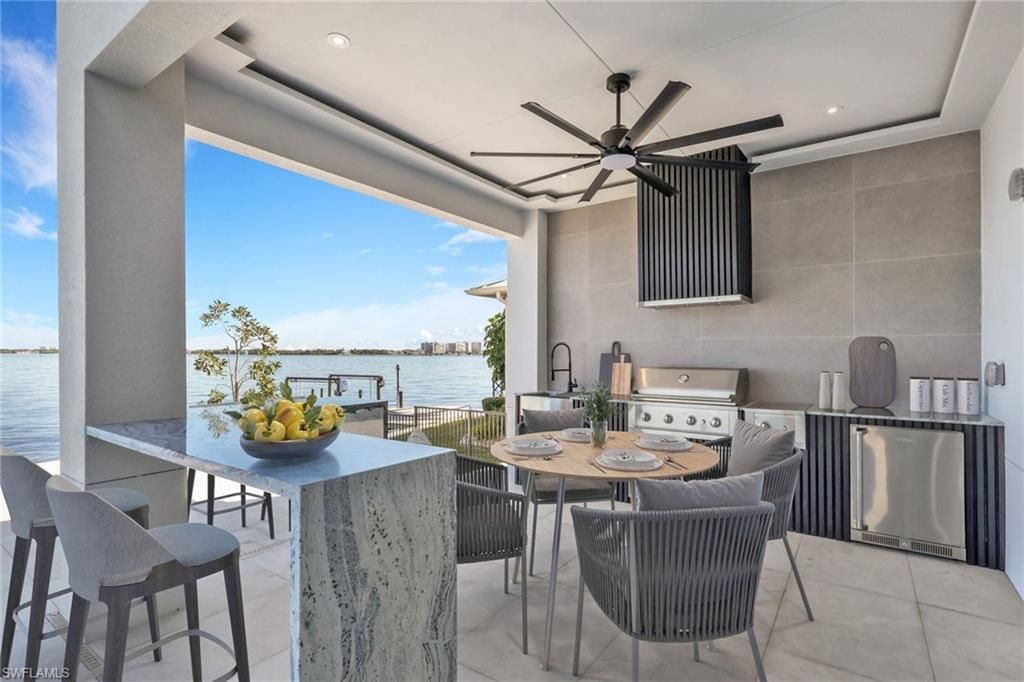 5653 Riverside Dr, Cape Coral, FL 33904 Photo