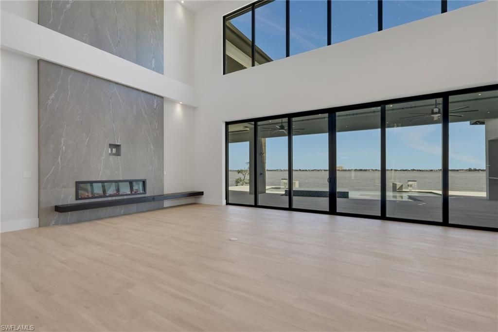 5653 Riverside Dr, Cape Coral, FL 33904 Photo