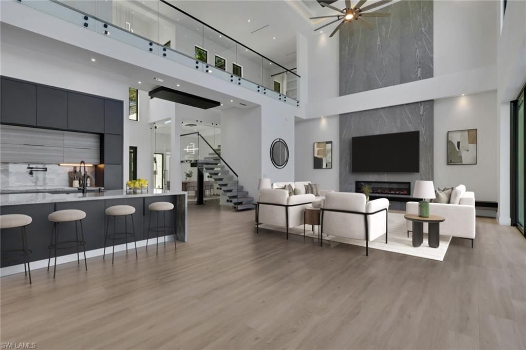 5653 Riverside Dr, Cape Coral, FL 33904 Photo