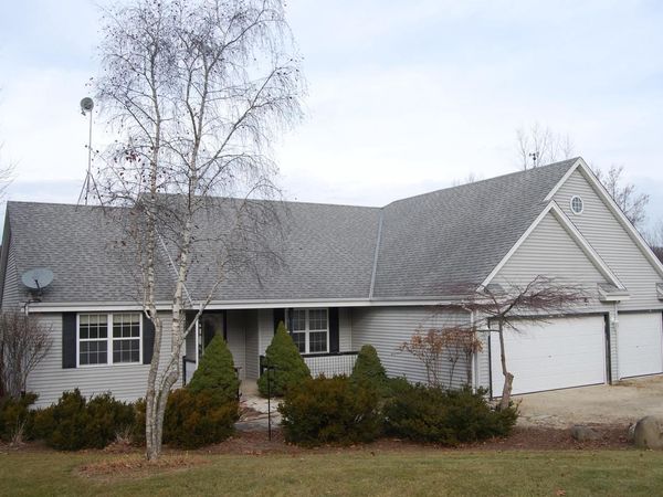 7210 Badger LANE, Allenton, WI 53002