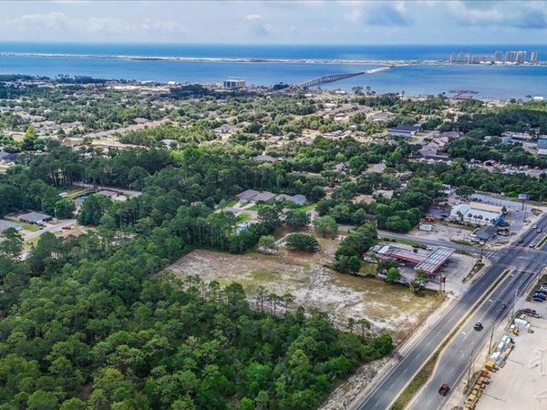 2032 Hwy 87, Navarre, FL 32566