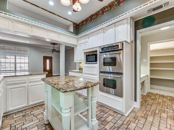 908 Mccoy Drive, Irving, TX 75062