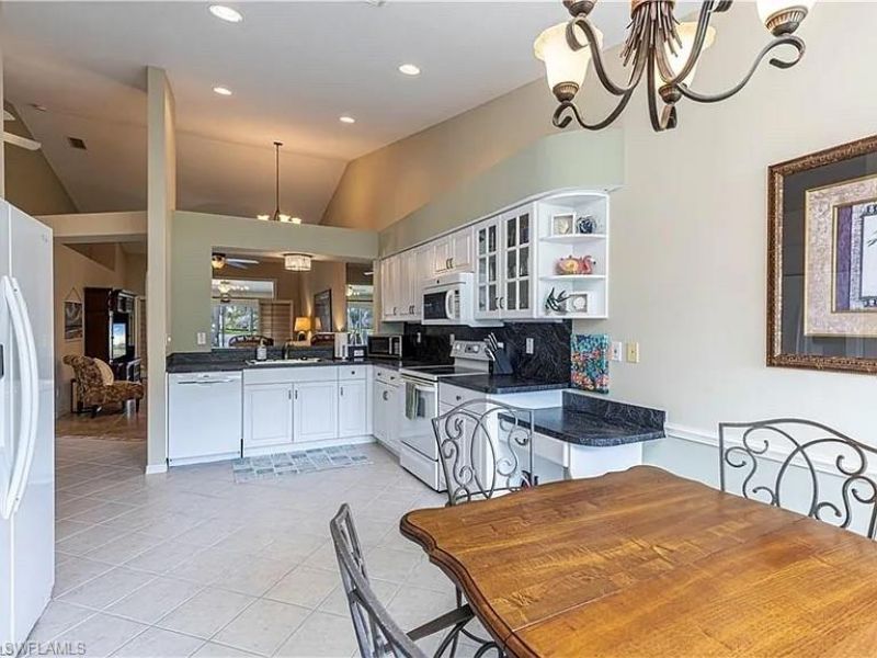5595 Greenwood Cir, Unit 92, Naples, FL 34112 Photo