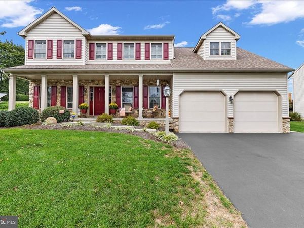 130 JULIA LANE, MANHEIM, PA 17545