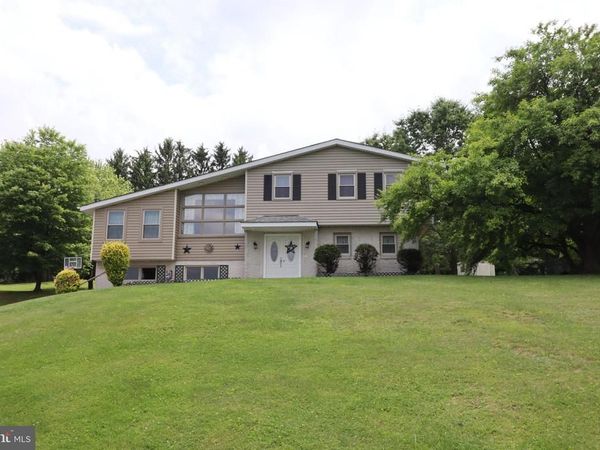 49 VALLEY VIEW DRIVE, HANOVER, PA 17331