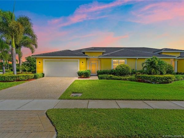 6196 NW Cullen Way, Port St Lucie, FL 34983