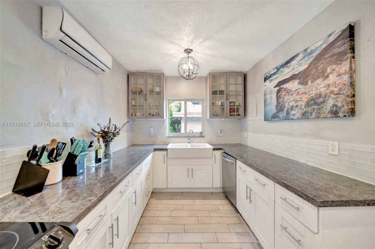 619 NE 87th St, Miami, FL 33138 Photo