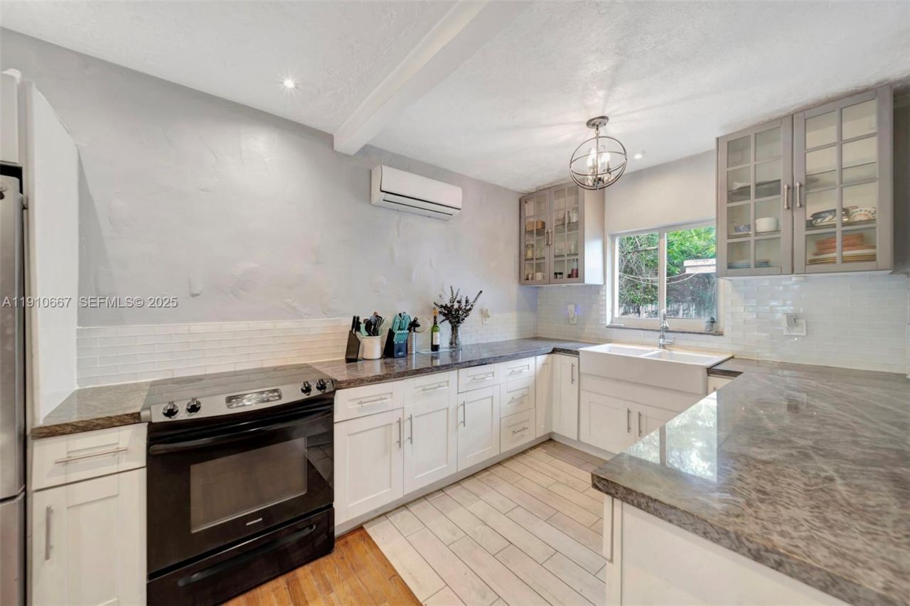 619 NE 87th St, Miami, FL 33138 Photo